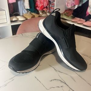 Black Tiem bike riding shoes with clips
